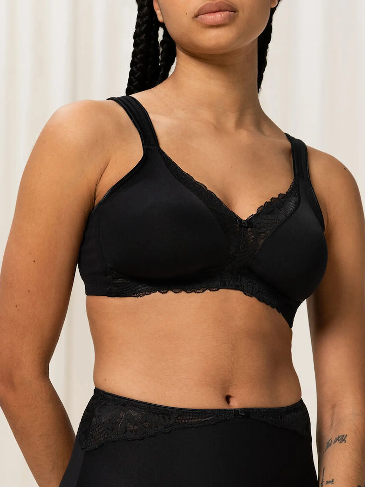 TRIUMPH | BH ohne Bügel MODERN LACE black | 